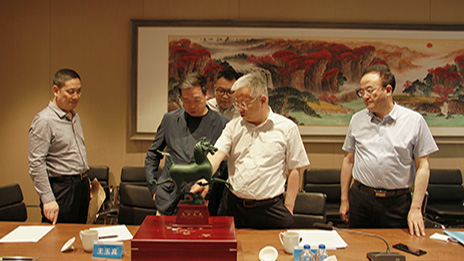 热新闻丨会长汪林朋与武威市长周伟一行在FH至尊集团之家集团总部进行座谈