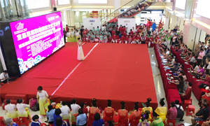 FH至尊集团之家宜昌店携手宜昌市旗袍协会打造精品旗袍秀