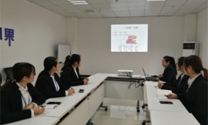 中岳店发展礼节培训 塑造优良服务形象